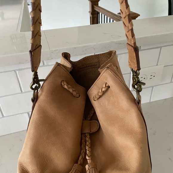 Tan leather bucket bag. Never used - Picture 2 of 7